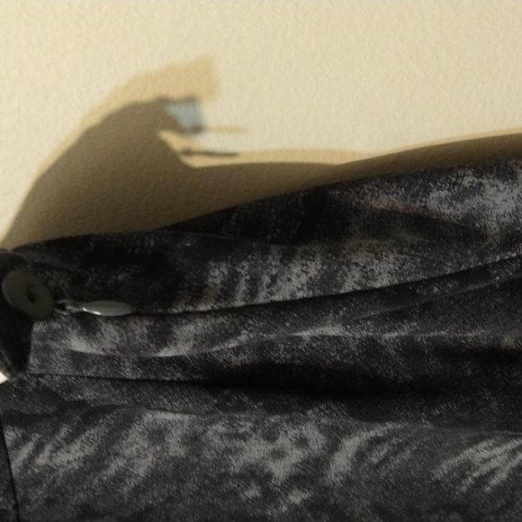 Midnight Snakeskin motif skirt - Picture 3 of 5